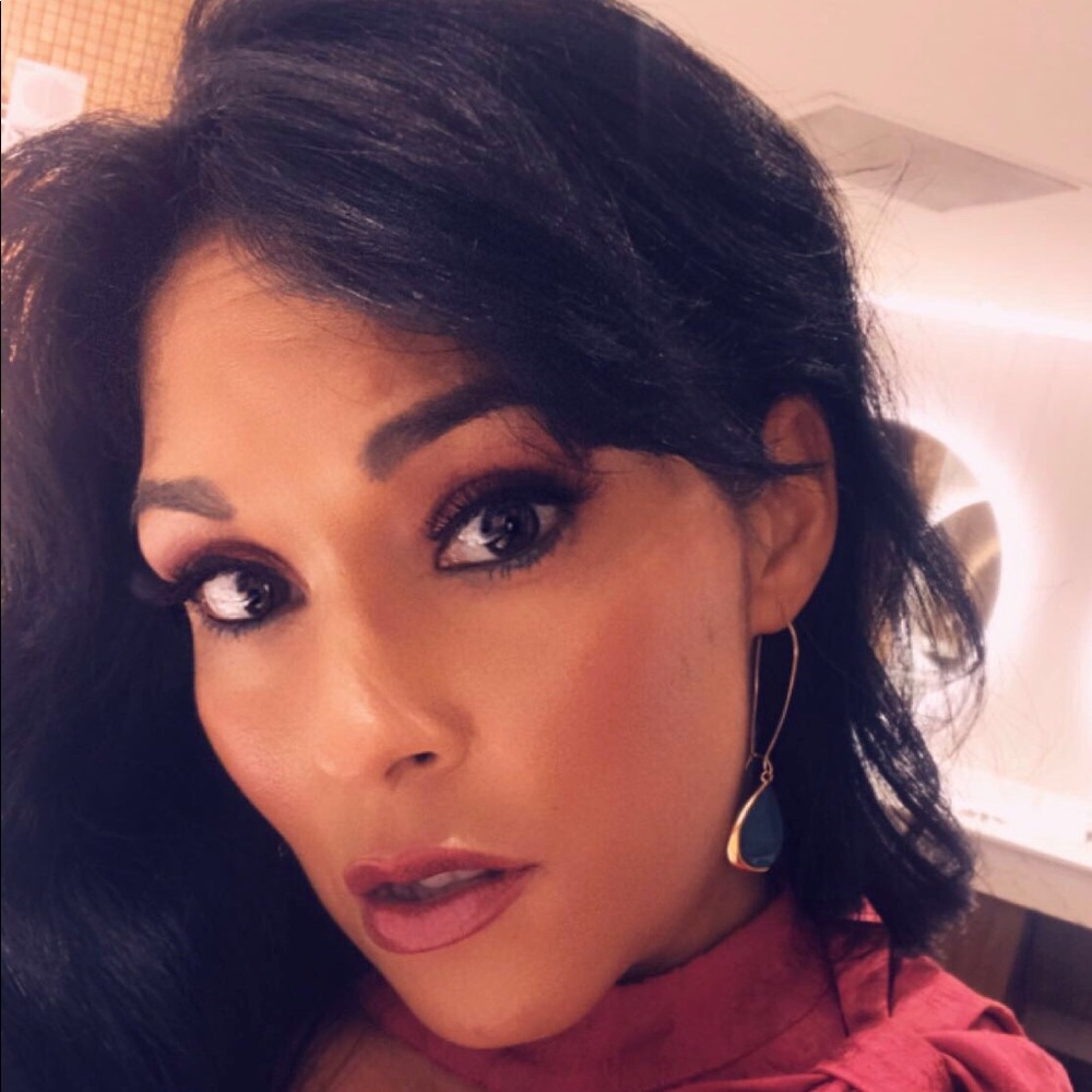 Meet your Posher, Yvonne